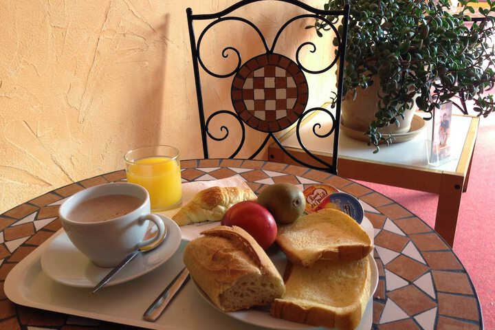 Breakfast/Coffee Service 18 of 64