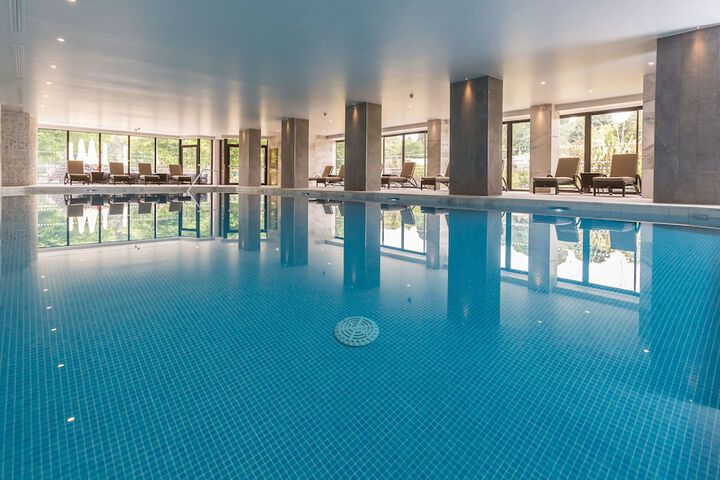 Pool Hotel