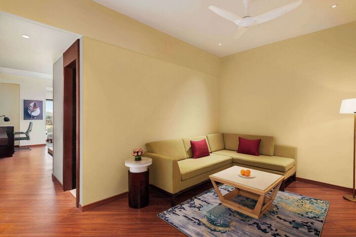 Room 15 of 34