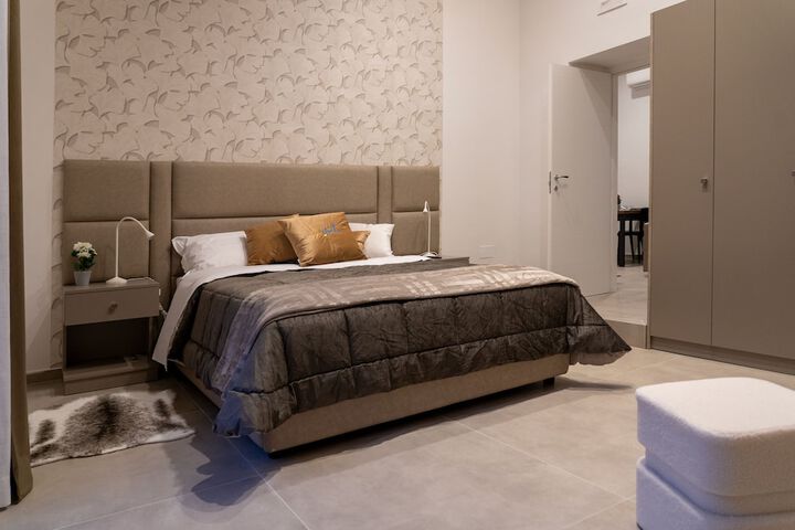 Room 6 of 38