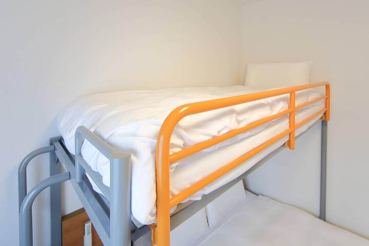 Room 9 of 24