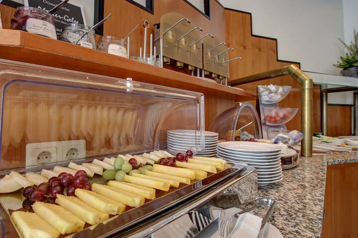 Breakfast/Coffee Service 62 of 84