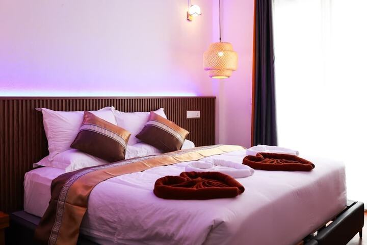 Room 4 of 20