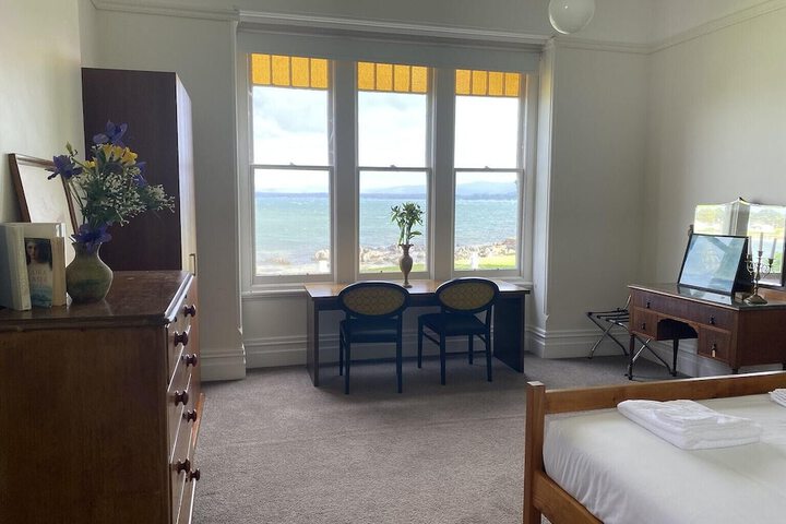 Room 25 of 179