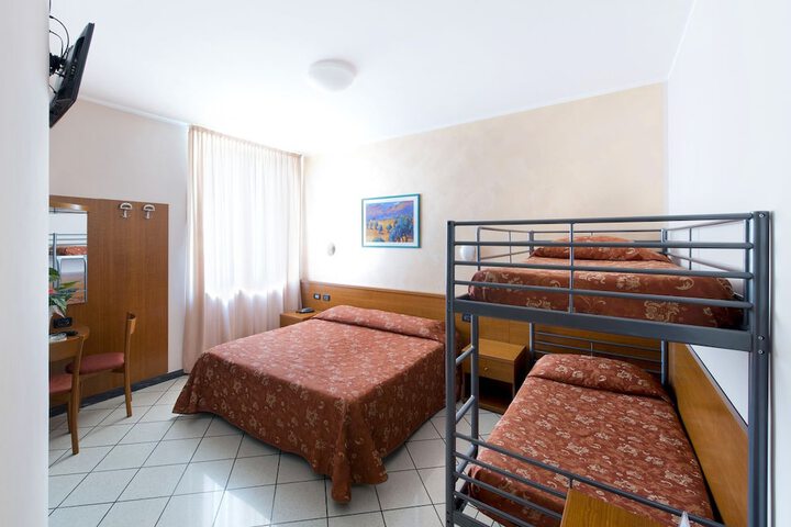 Room 8 of 47