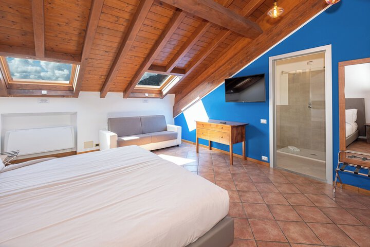 Room 15 of 26
