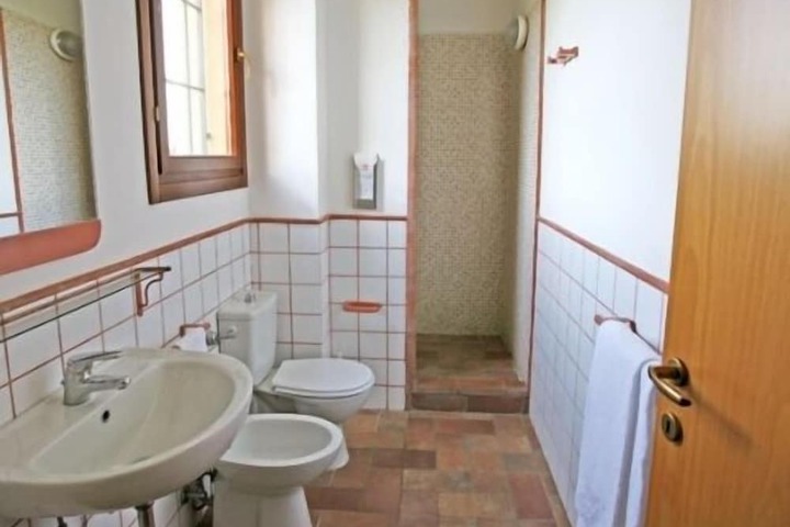 Room 14 of 24