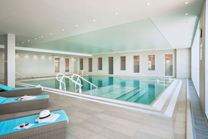 Hotel with Pool