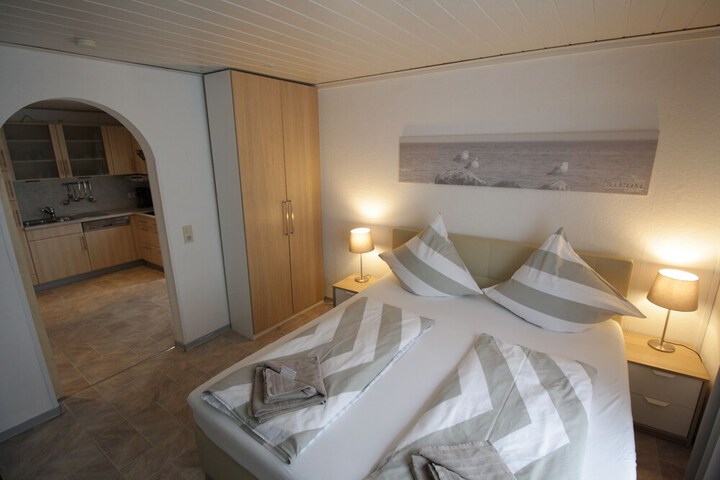 Room 15 of 76