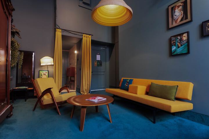 Room 30 of 98