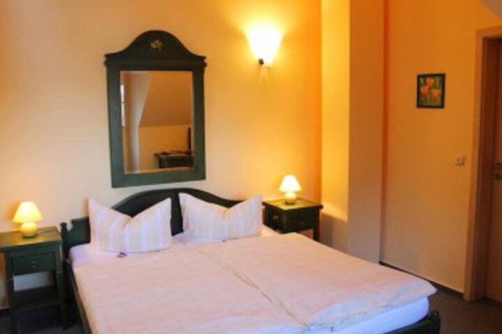 Room 5 of 24