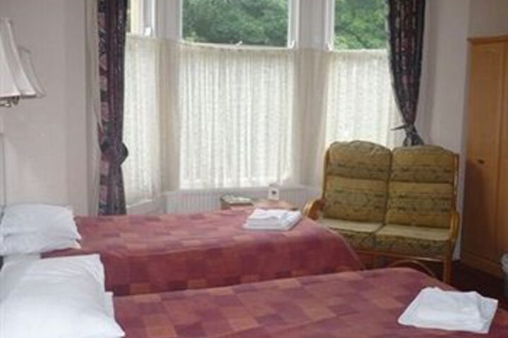 Room 6 of 25