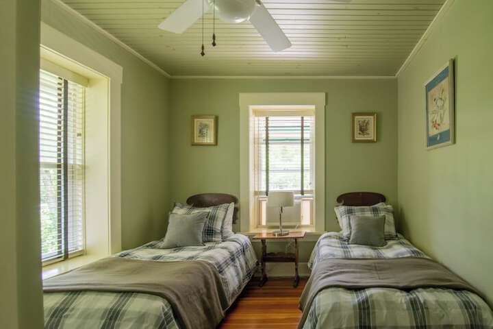 Room 12 of 90