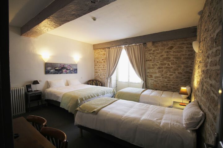Room 7 of 18