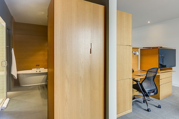 Room 80 of 118