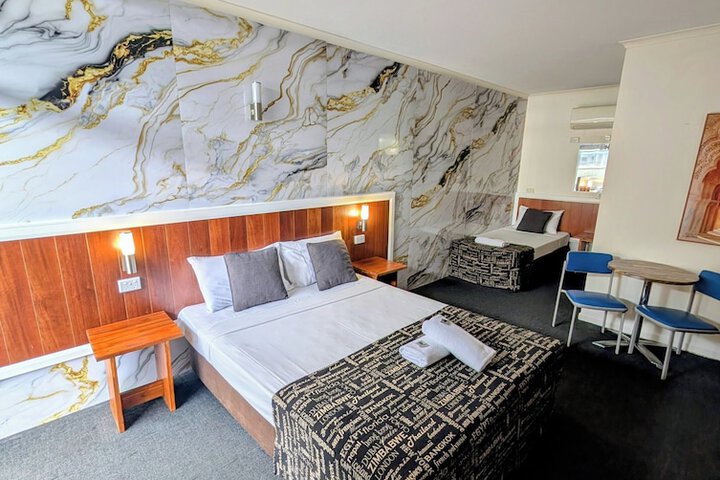 Room 22 of 32
