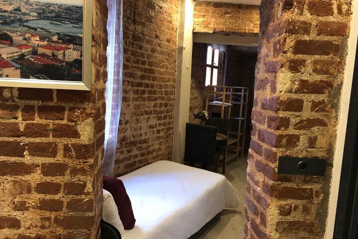 Room 42 of 55