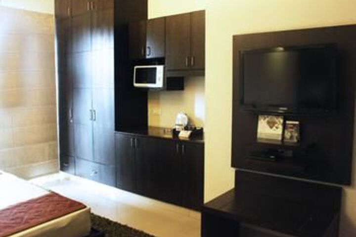 Room 16 of 18