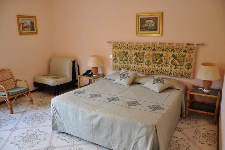 Room 5 of 31