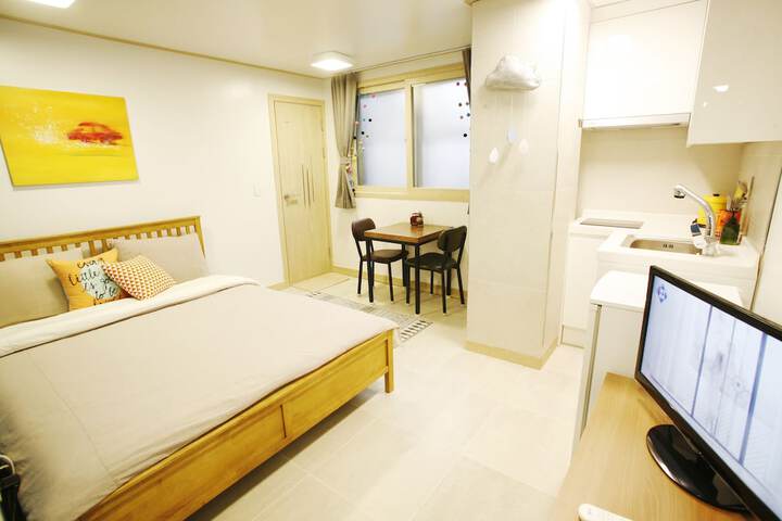 Room 11 of 122