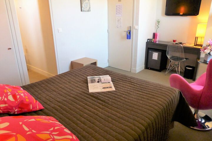 Room 25 of 54