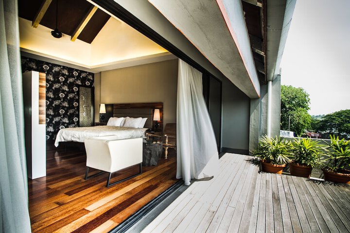 Room 12 of 73
