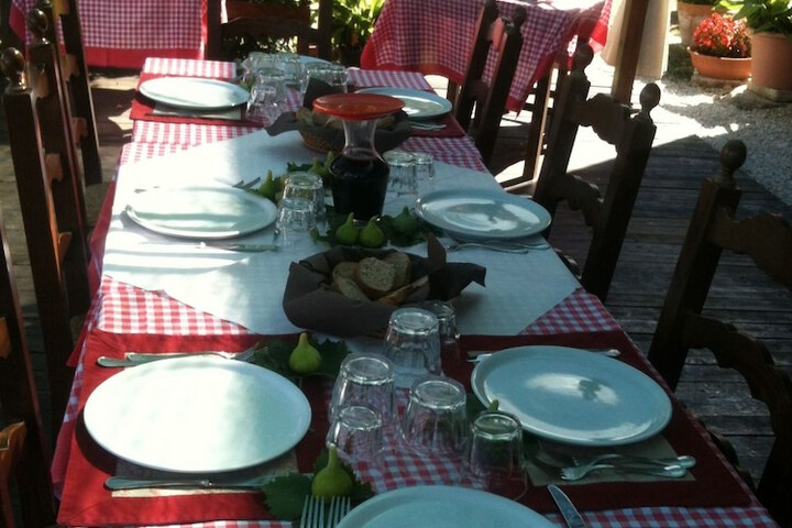 Dining 26 of 46