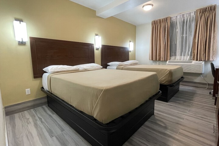 Deluxe Double Room (5 of 10)