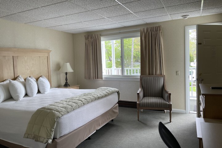 Room 30 of 100