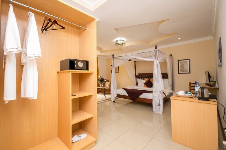 Room 8 of 53