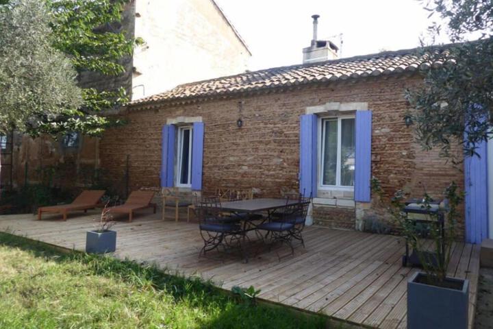 Exterior of Maisons entières dans grand domaine
