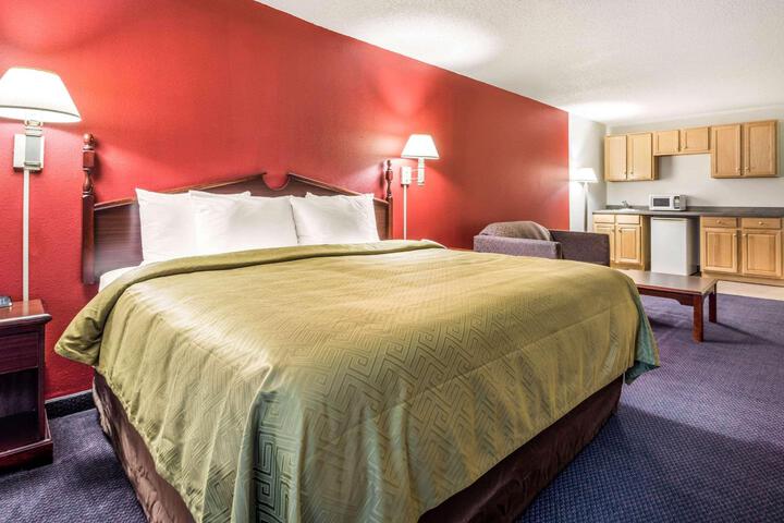 1 King Bed (7 of 13)
