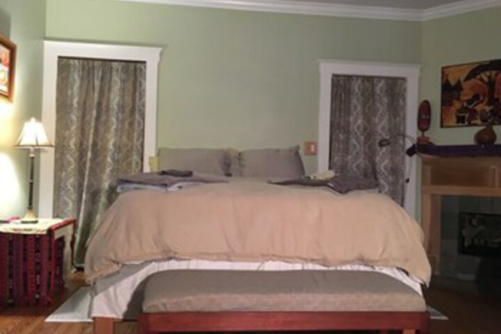 Room 12 of 16