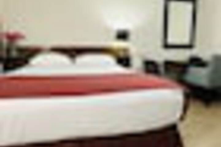 Room 53 of 132