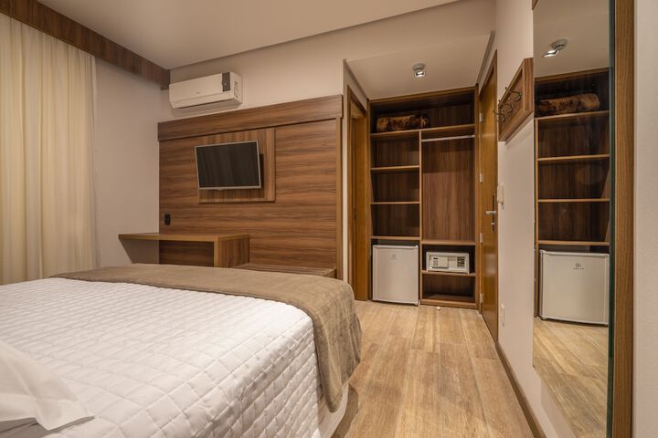 Room 22 of 100