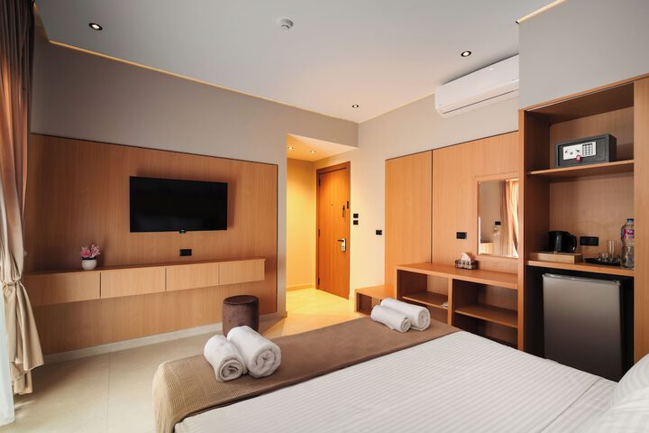 Room 15 of 44