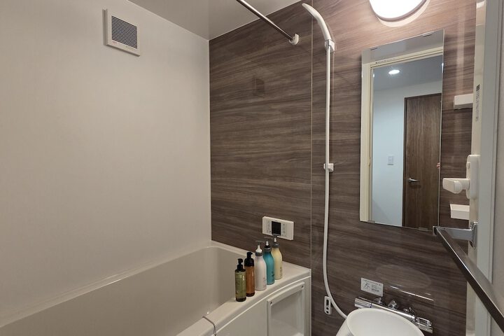 Room 52 of 67