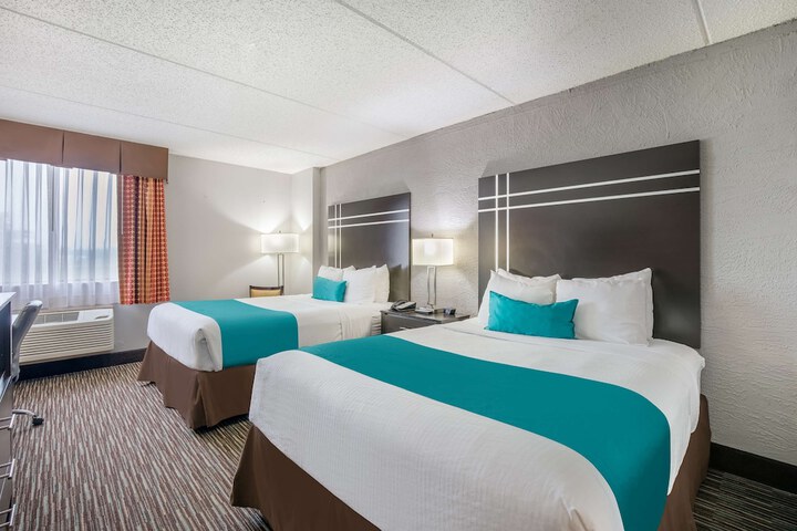 1 Queen Bed Mobility Accessible Communication Assistance Bathtub Full Breakfast (17 of 17)