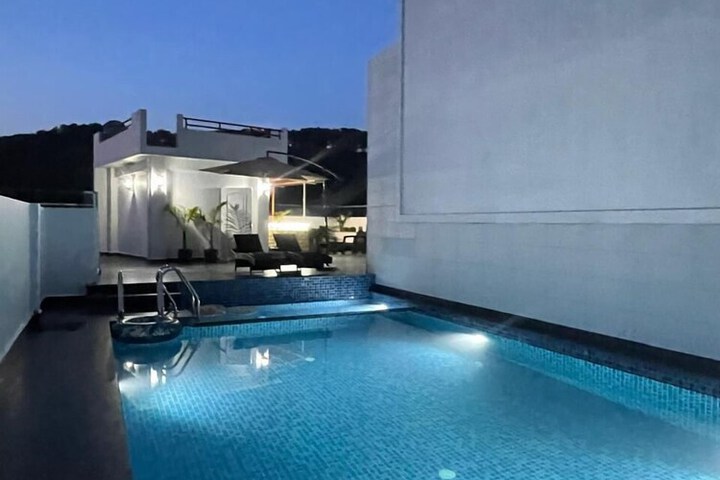 Pool 5 of 14
