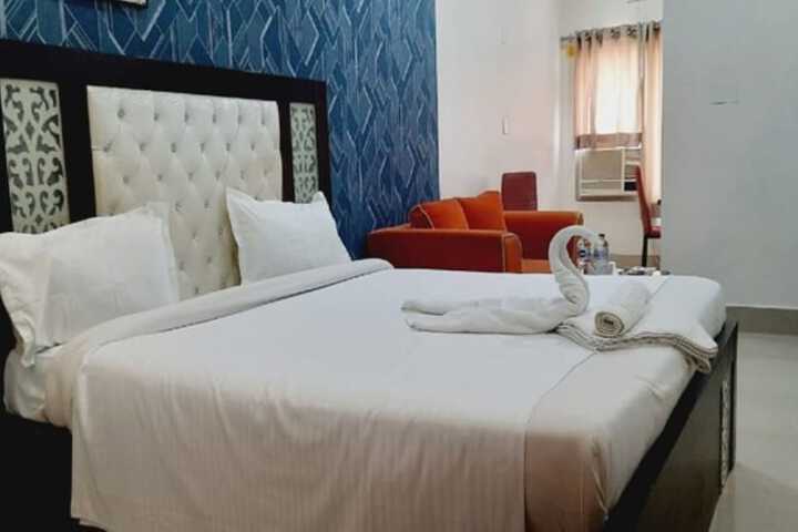 Room 12 of 23