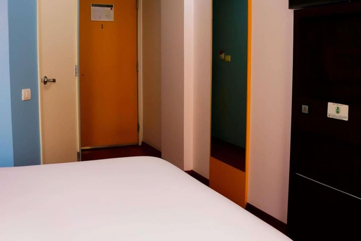 Room 12 of 69