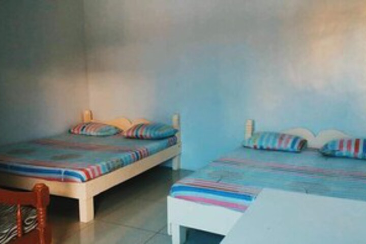 Room 13 of 20
