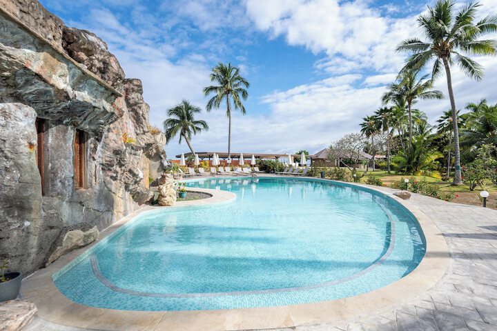 Hotel Pool