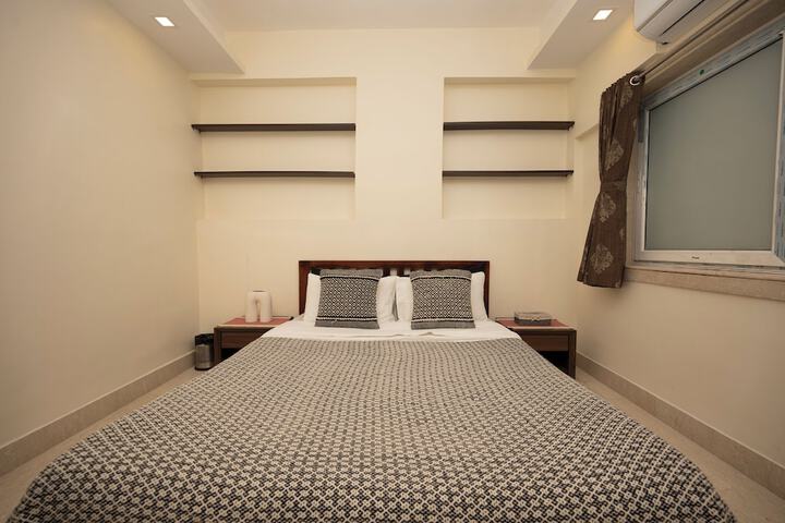 Room 33 of 118