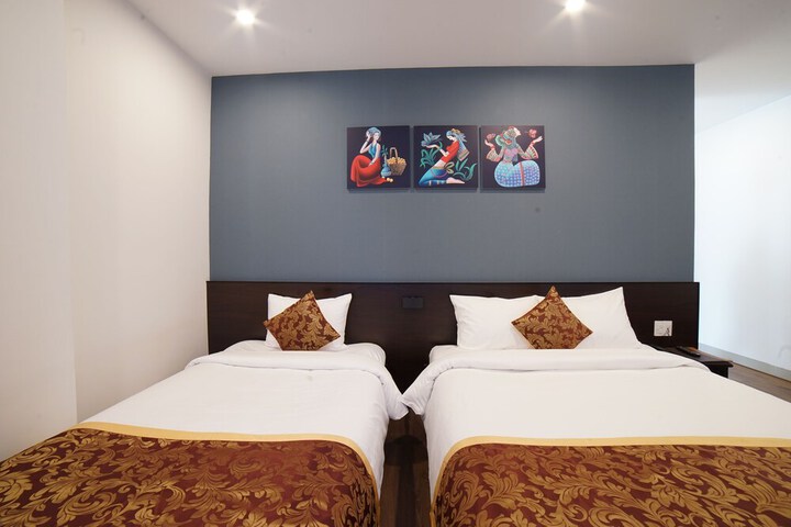 Room 12 of 23