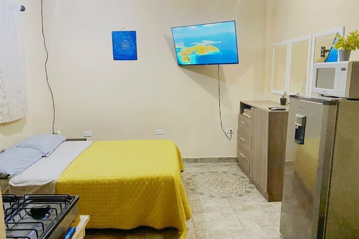 Room 9 of 103
