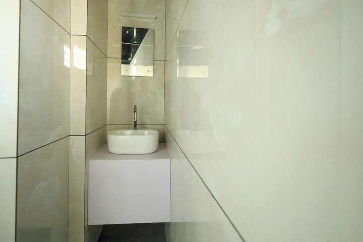 Room 16 of 20