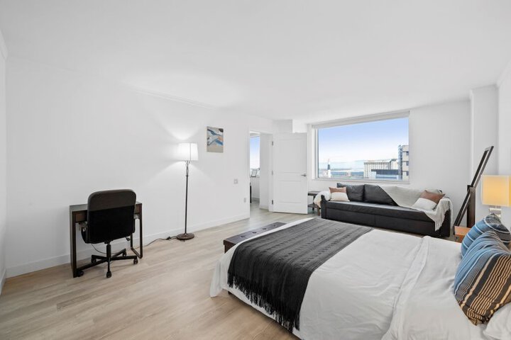 Room 3 of 40