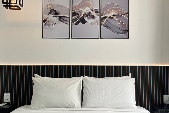 Room 8 of 22