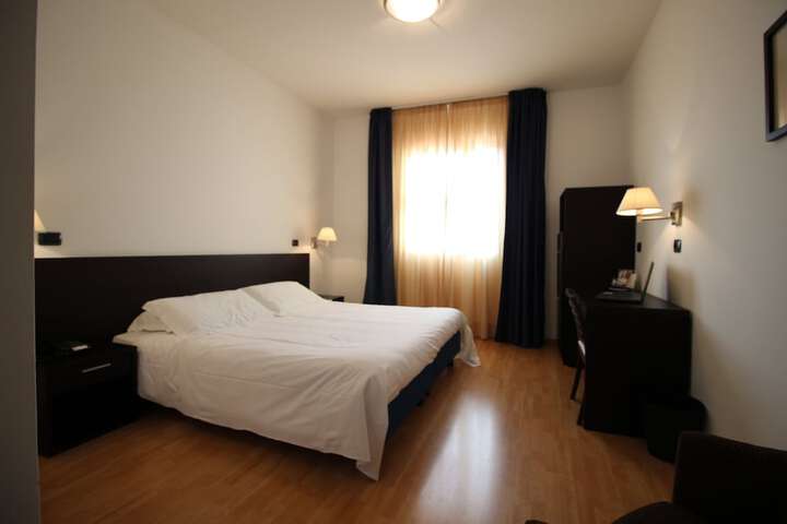 Room 8 of 54